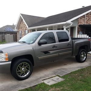 Meet your Posher, Larry